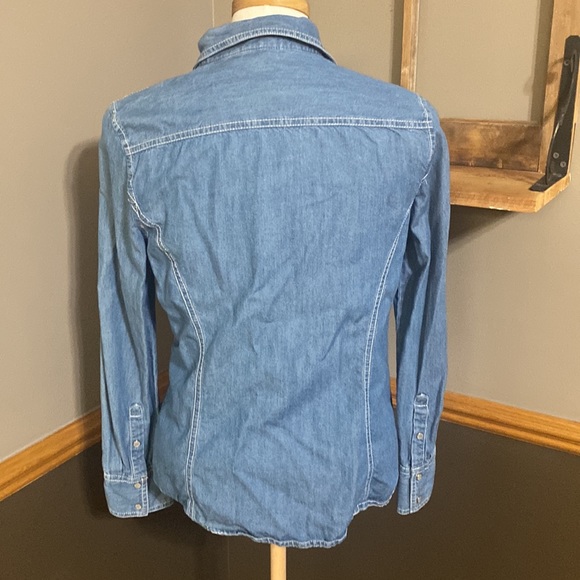 a.n.a light blue Pearl snap long sleeve jean shirt size Small - Picture 4 of 8
